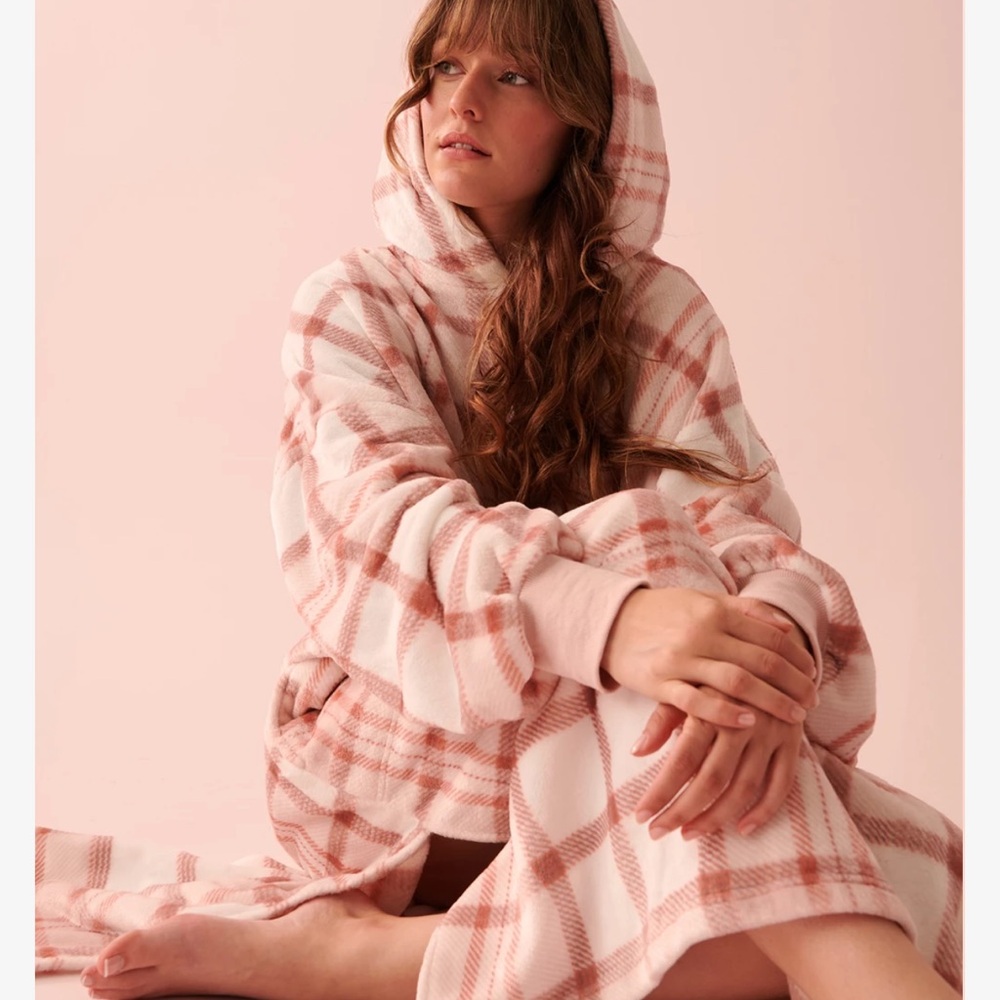 (𝐎/𝐒) Soft Plush Oversized Hoodie | 𝐥𝐚 𝐕𝐢𝐞 𝐞𝐧 𝐑𝐨𝐬𝐞